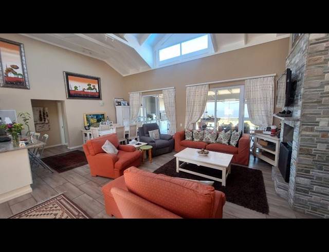 4 BEDROOM HOUSE FOR SALE IN PINNACLE POINT GOLF ESTATE